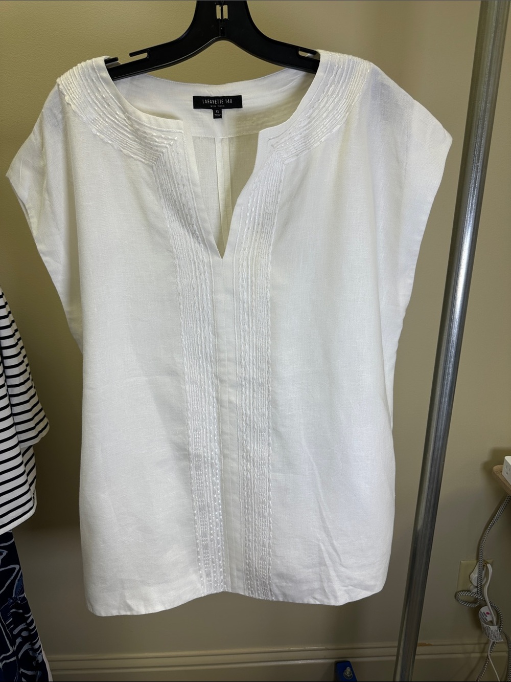 Lafayette 148 New York White Linen Pintuck Split-Neck Tunic Top